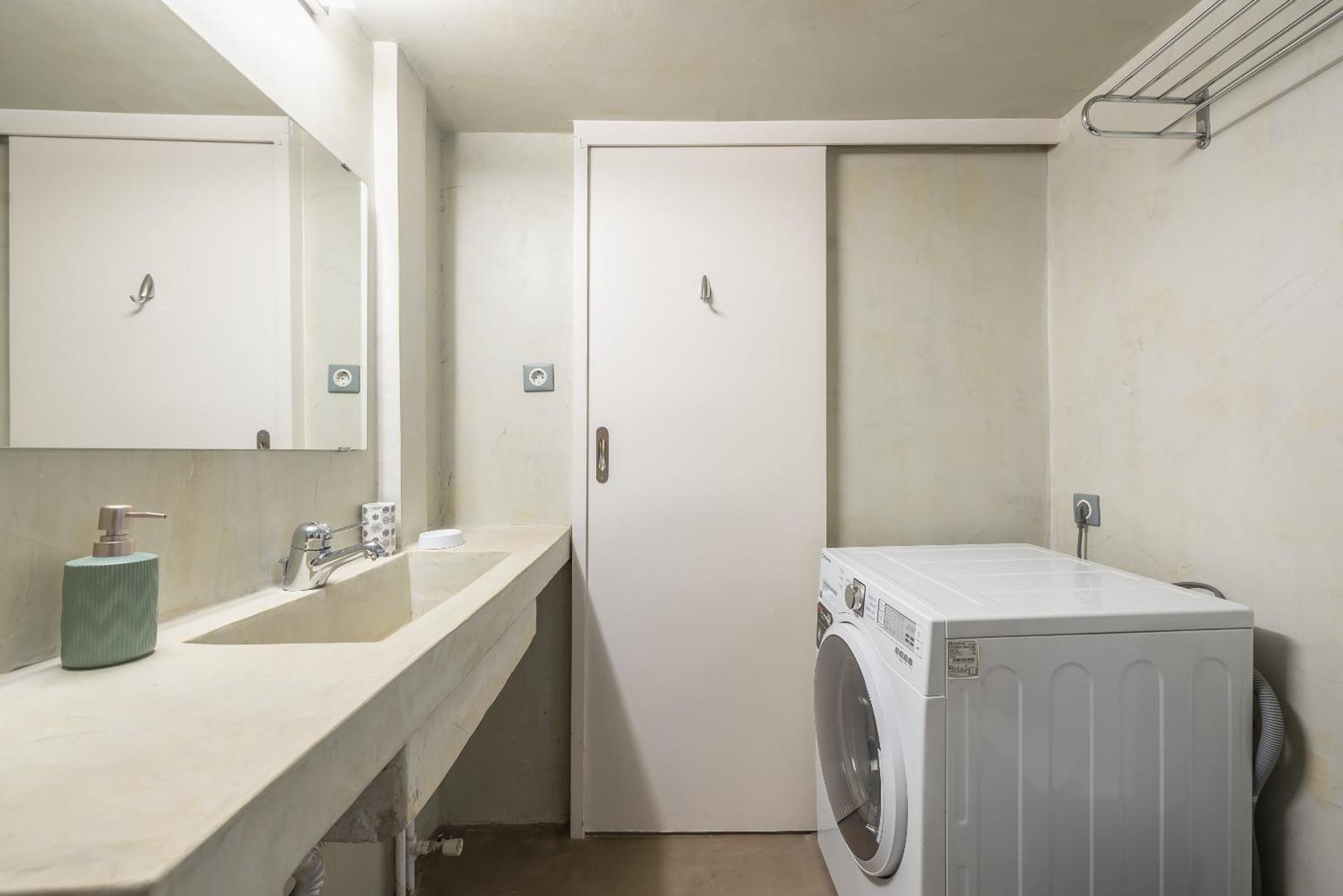 Appartamento Stylish 2 Bd Urban Retreat Near Panormou Metro Atene Esterno foto