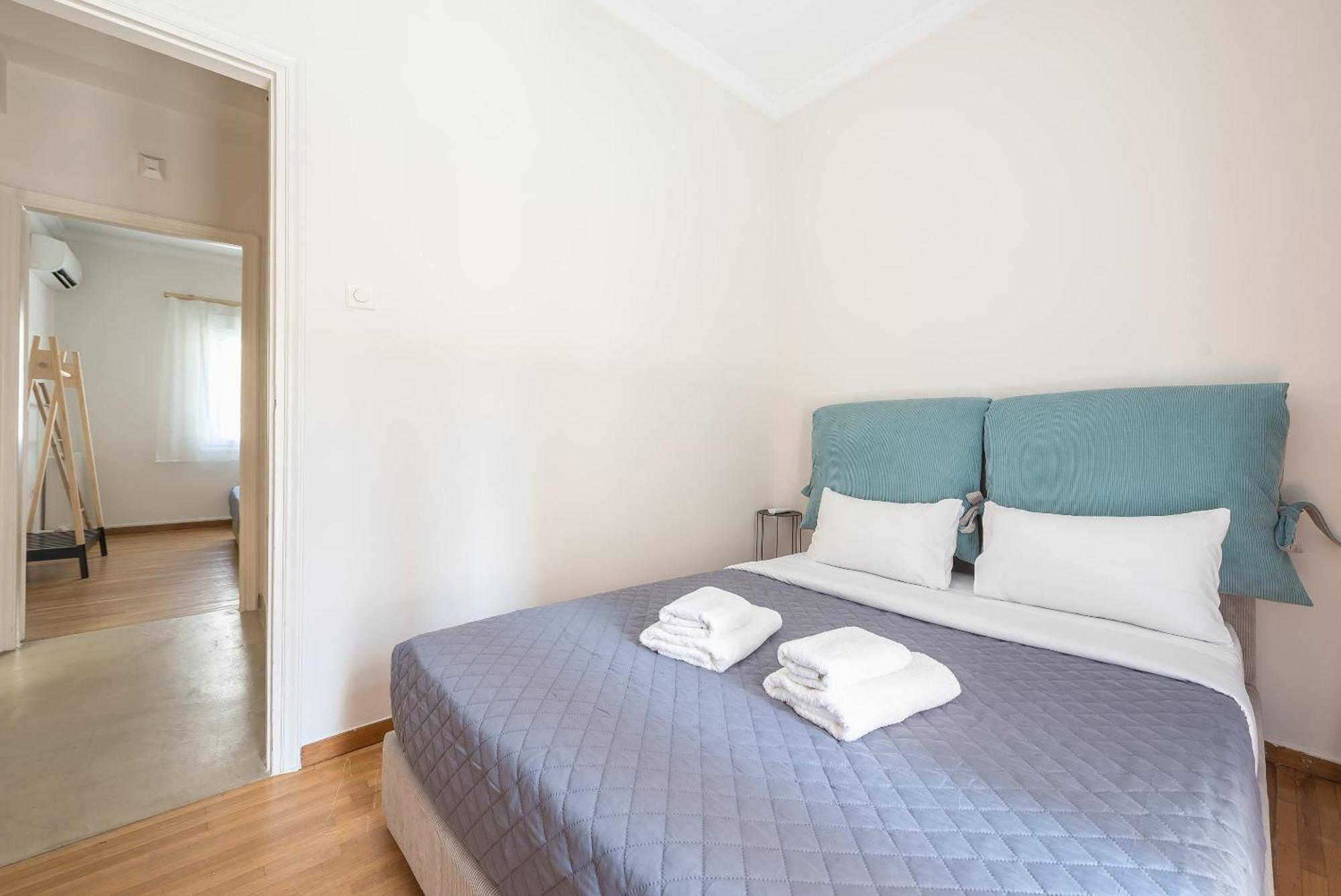 Appartamento Stylish 2 Bd Urban Retreat Near Panormou Metro Atene Esterno foto