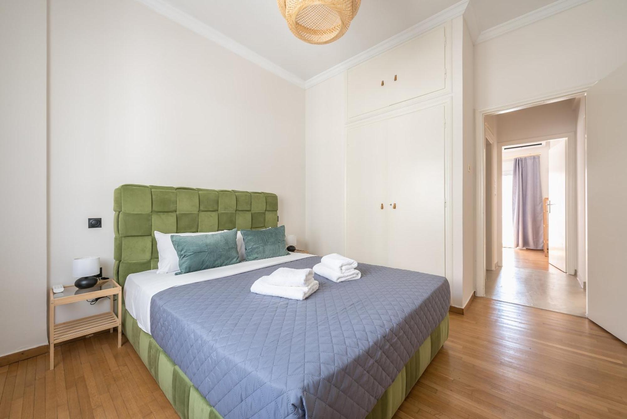 Appartamento Stylish 2 Bd Urban Retreat Near Panormou Metro Atene Esterno foto