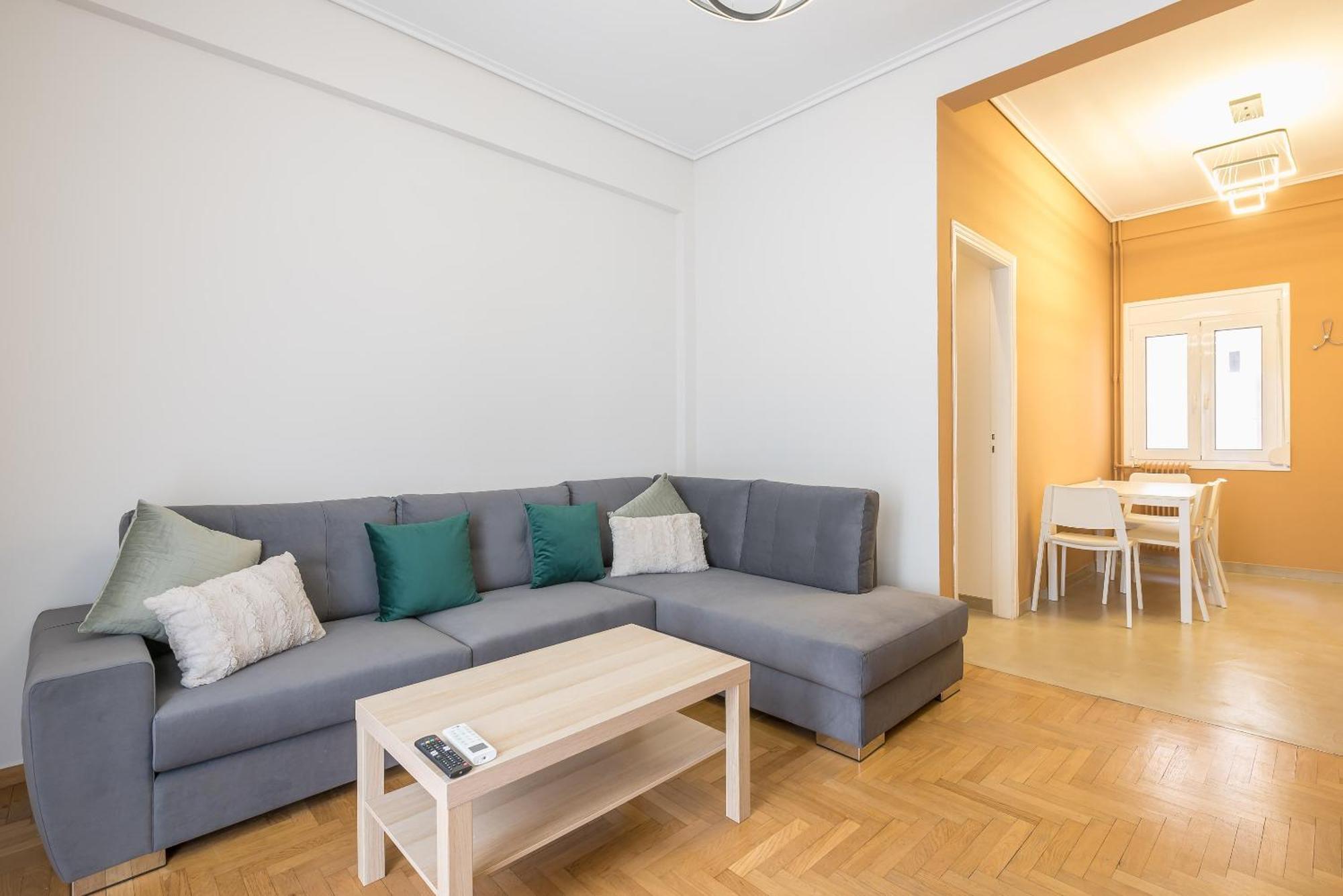 Appartamento Stylish 2 Bd Urban Retreat Near Panormou Metro Atene Esterno foto