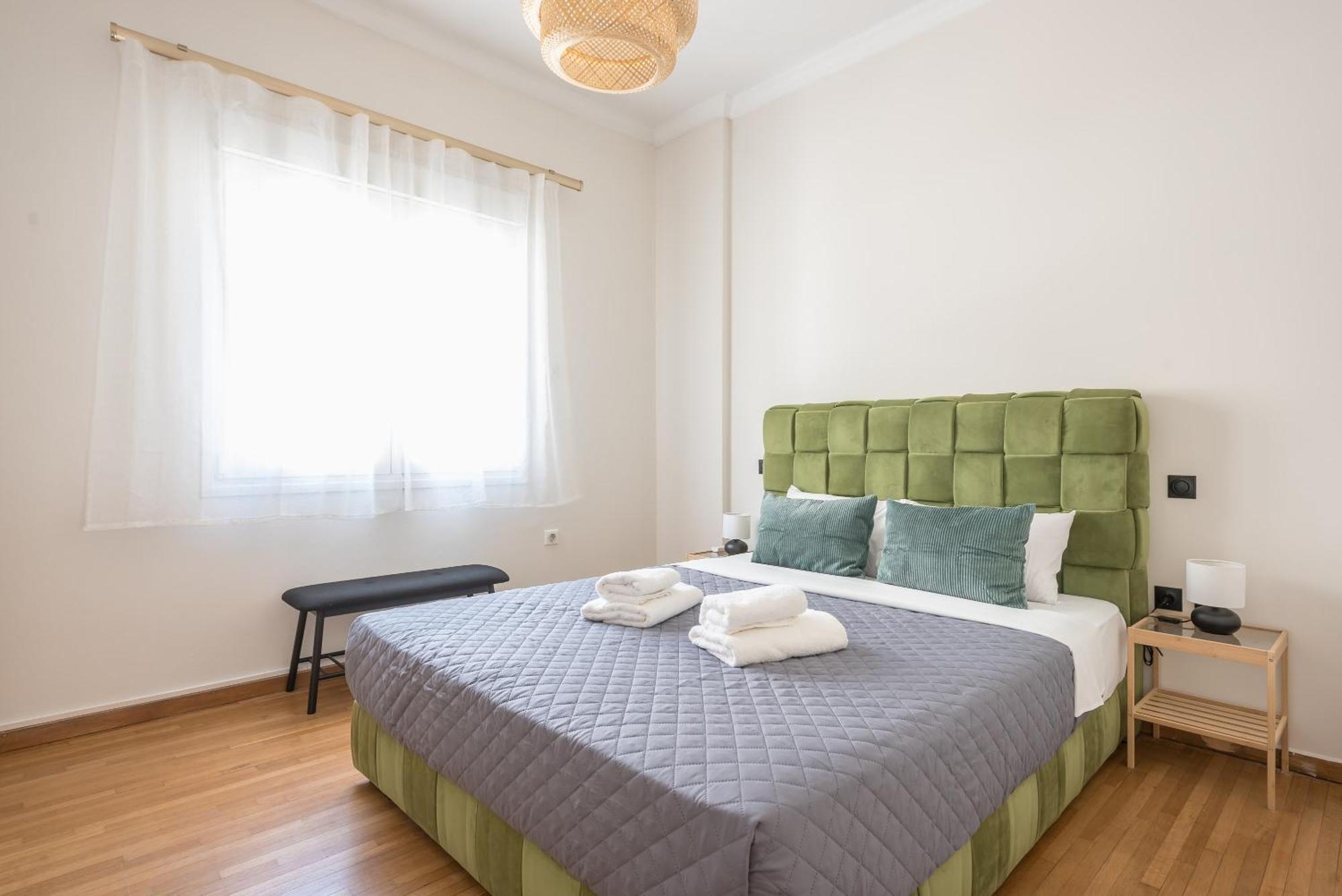 Appartamento Stylish 2 Bd Urban Retreat Near Panormou Metro Atene Esterno foto
